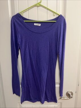 Classic Women's Long-Sleeve Scoop Neck Top - Purple